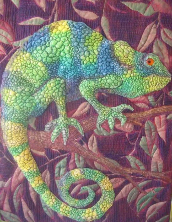 Chameleon full quilt by Helen Godden